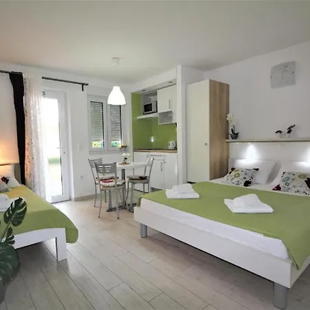 Adria 2 Apartment