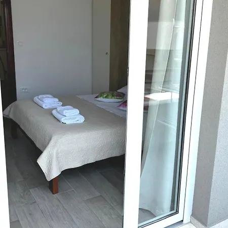 Διαμέρισμα Adria 2 *